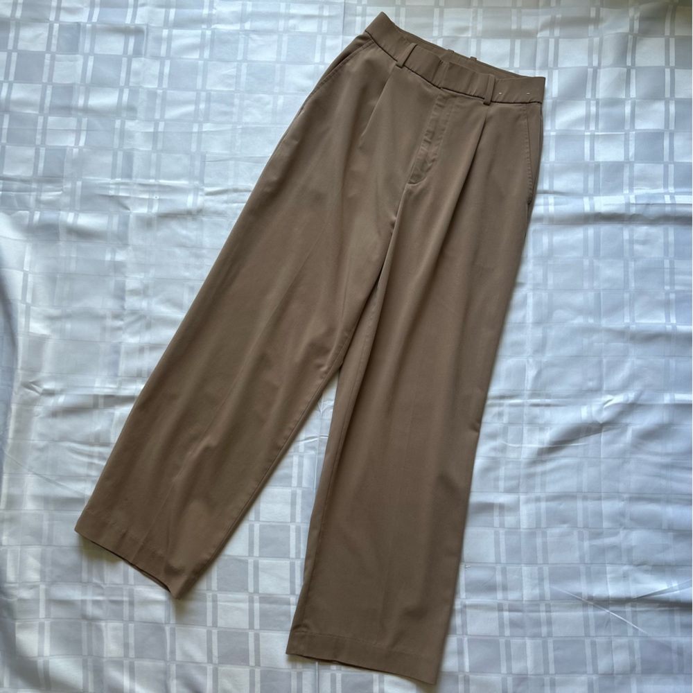 Uniqlo Women's Tan Trousers